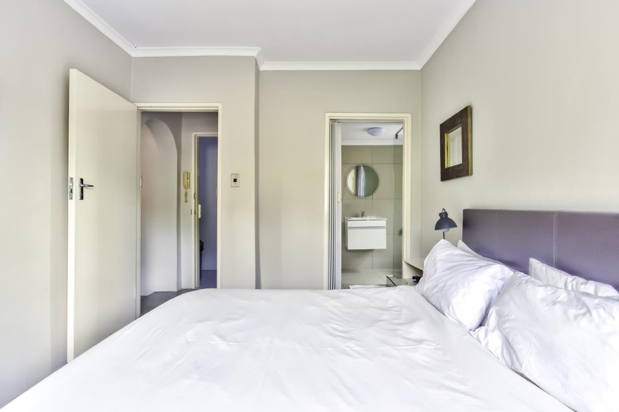 1 Bedroom Property for Sale in Oranjezicht Western Cape